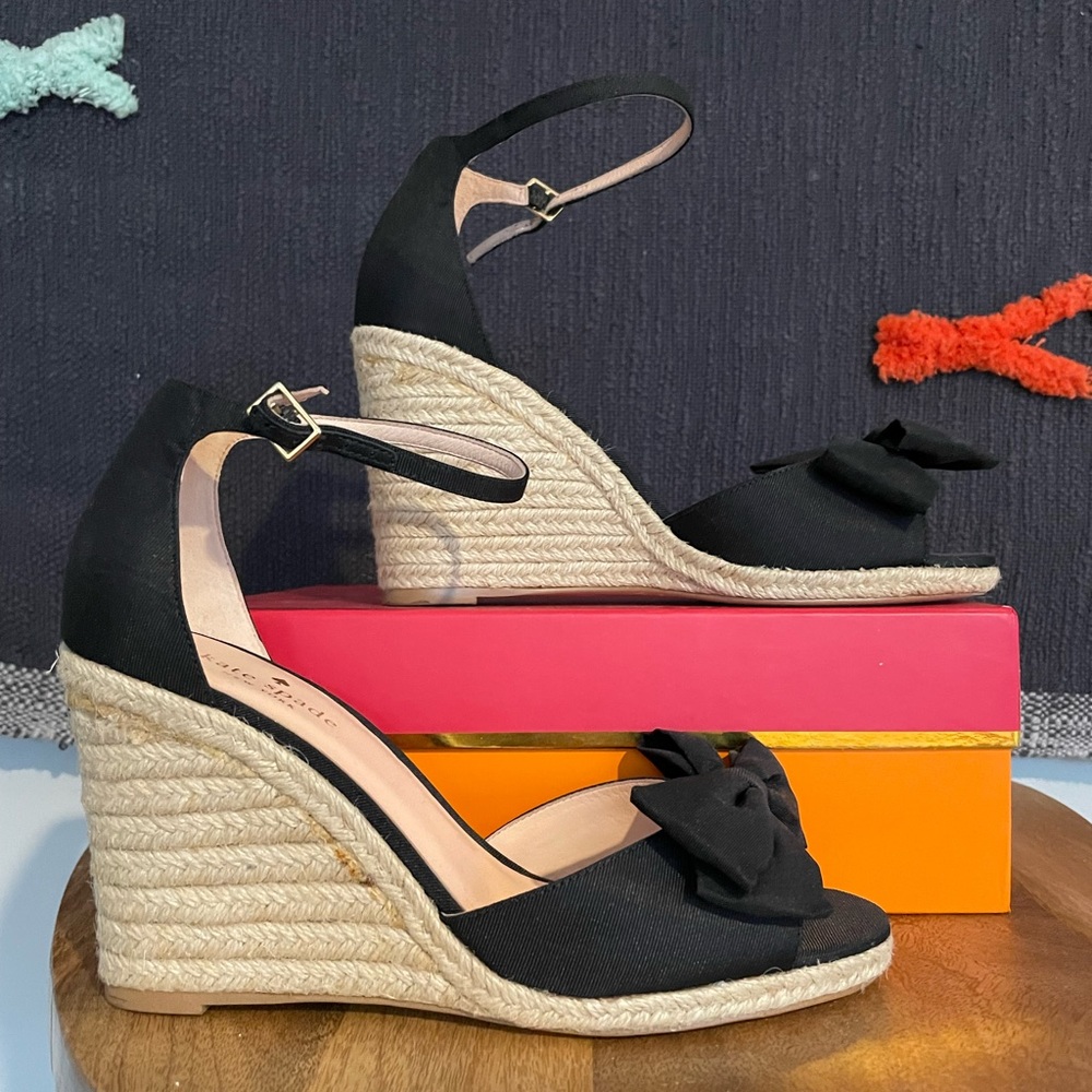 Kate Spade, size 9, Black wedge Sandel with bow. New in the Box